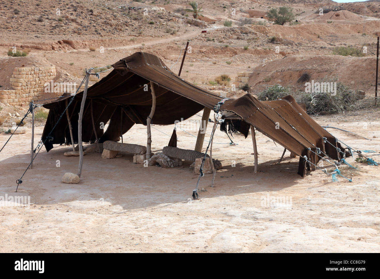 Desert nomad tent sahara hi-res stock photography and images - Alamy