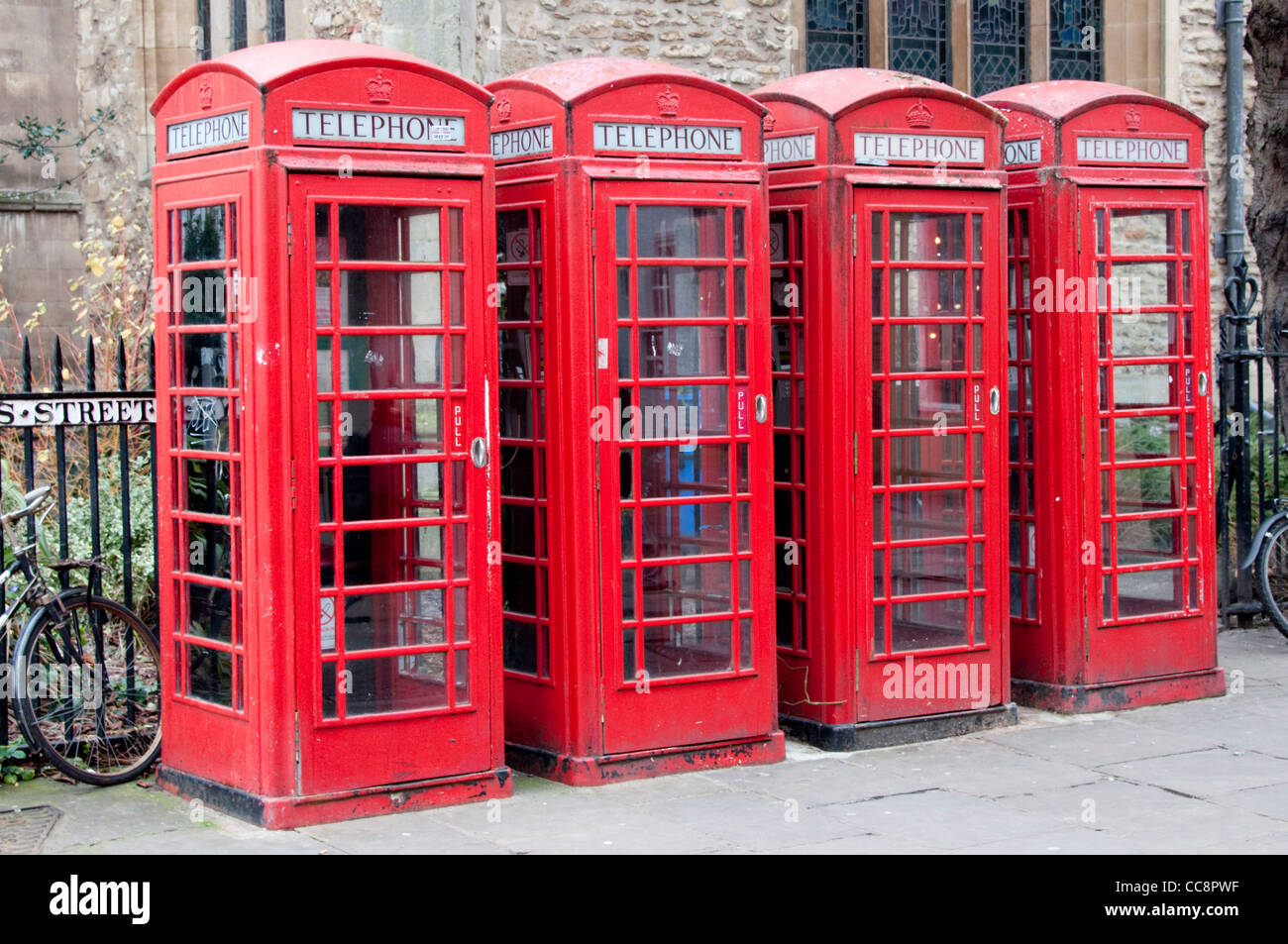 4 red telephone boxes hires stock photography and images Alamy