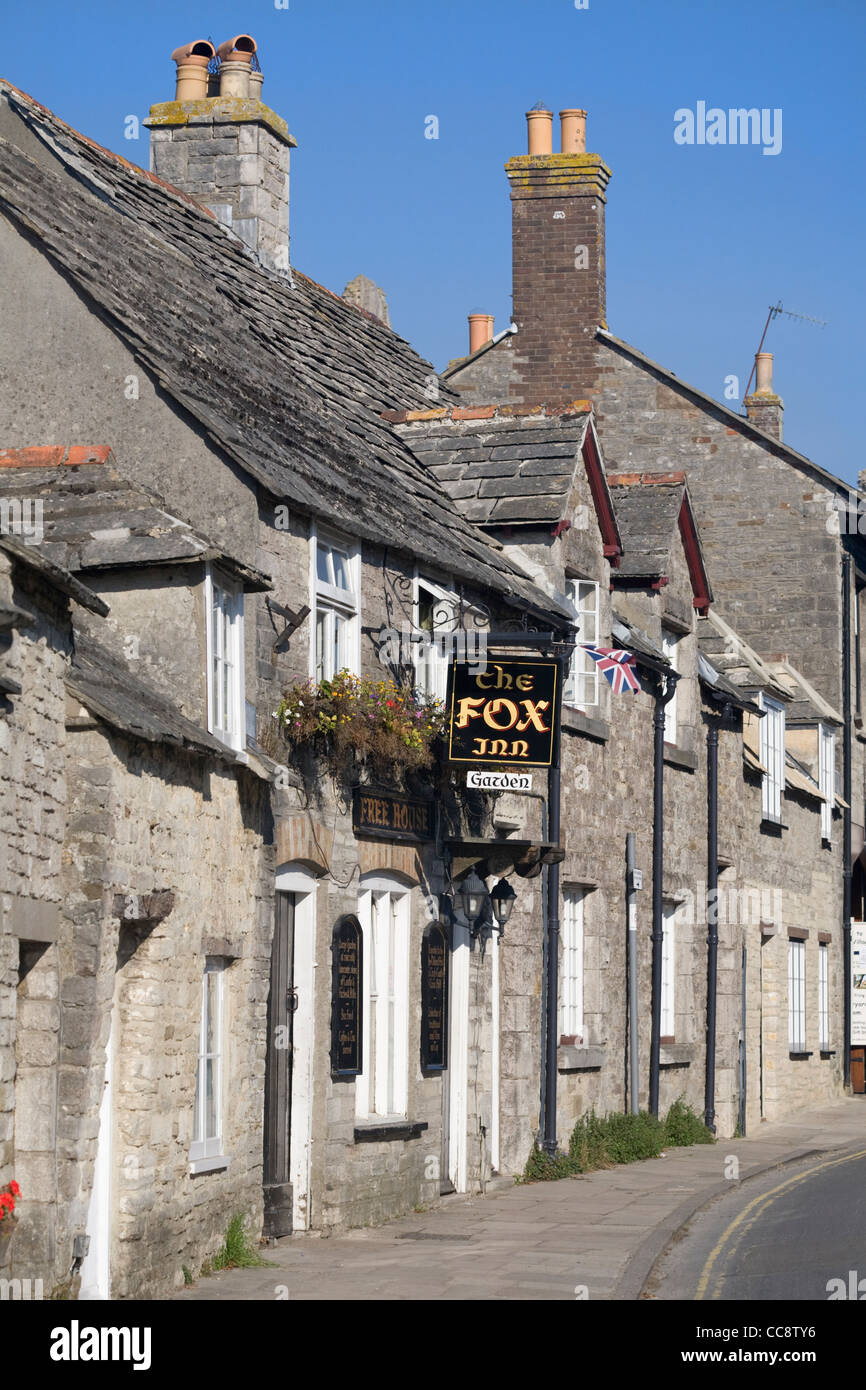 Corfe Castle town and Fox Inn pub, Dorset, England Stock Photo - Alamy