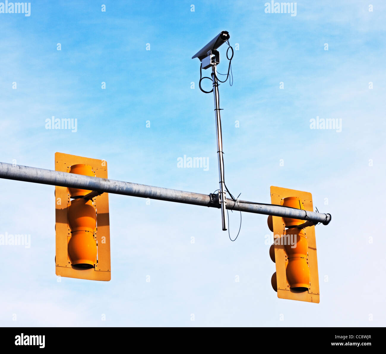 traffic light and speed camera mounted on pole Stock Photo - Alamy