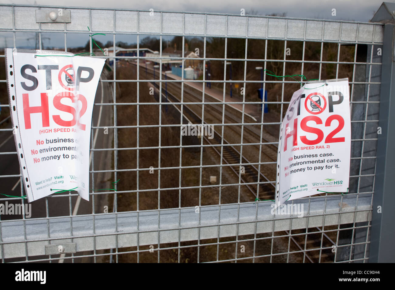 Stop HS2 protest sign on a fence looking towards Wendover Station on Chiltern Railways Stock Photo