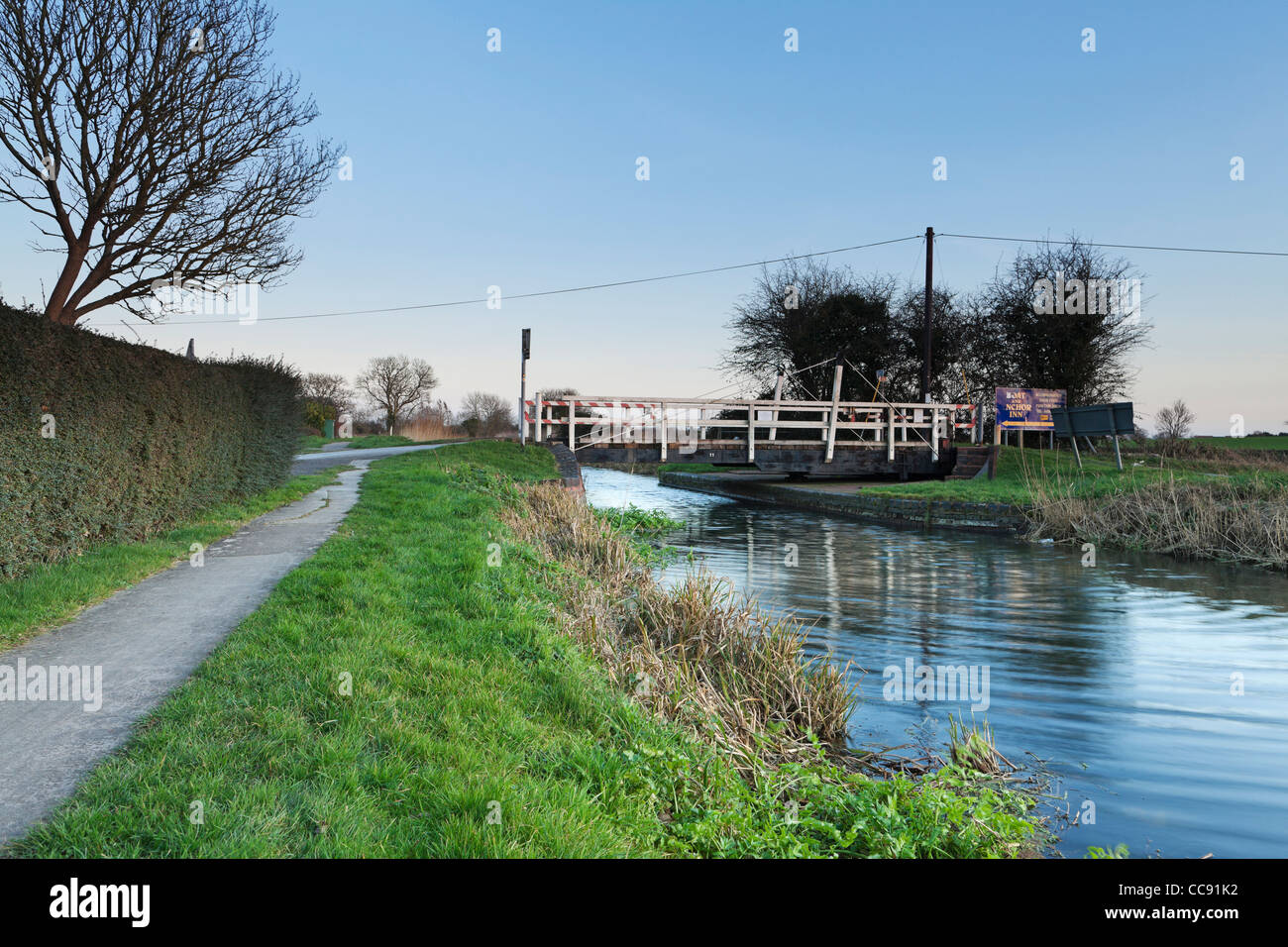 View of Fordgate Swingbridge, on the Bridgwater and Taunton Canal. Stock Photo