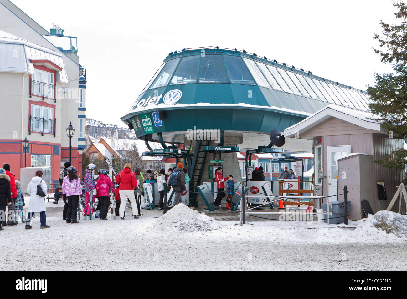 Gondola ski lift in Mont Tremblant, Quebec, Canada Stock Photo Alamy