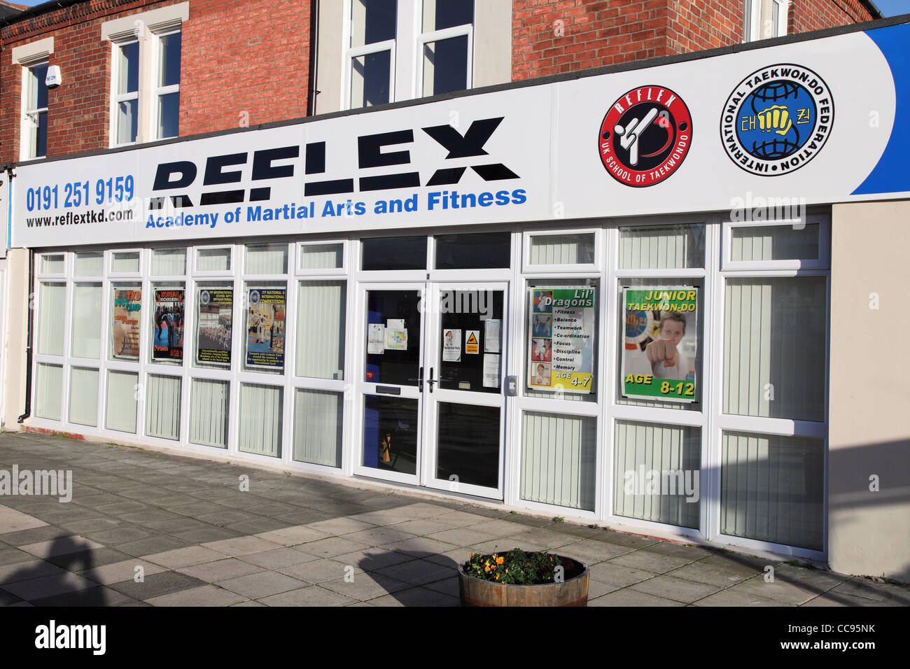 Reflex academy hi-res stock photography and images - Alamy