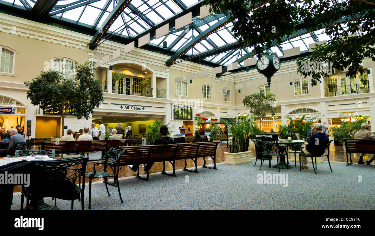 Terminal at the Savannah airport in USA Stock Photo Alamy