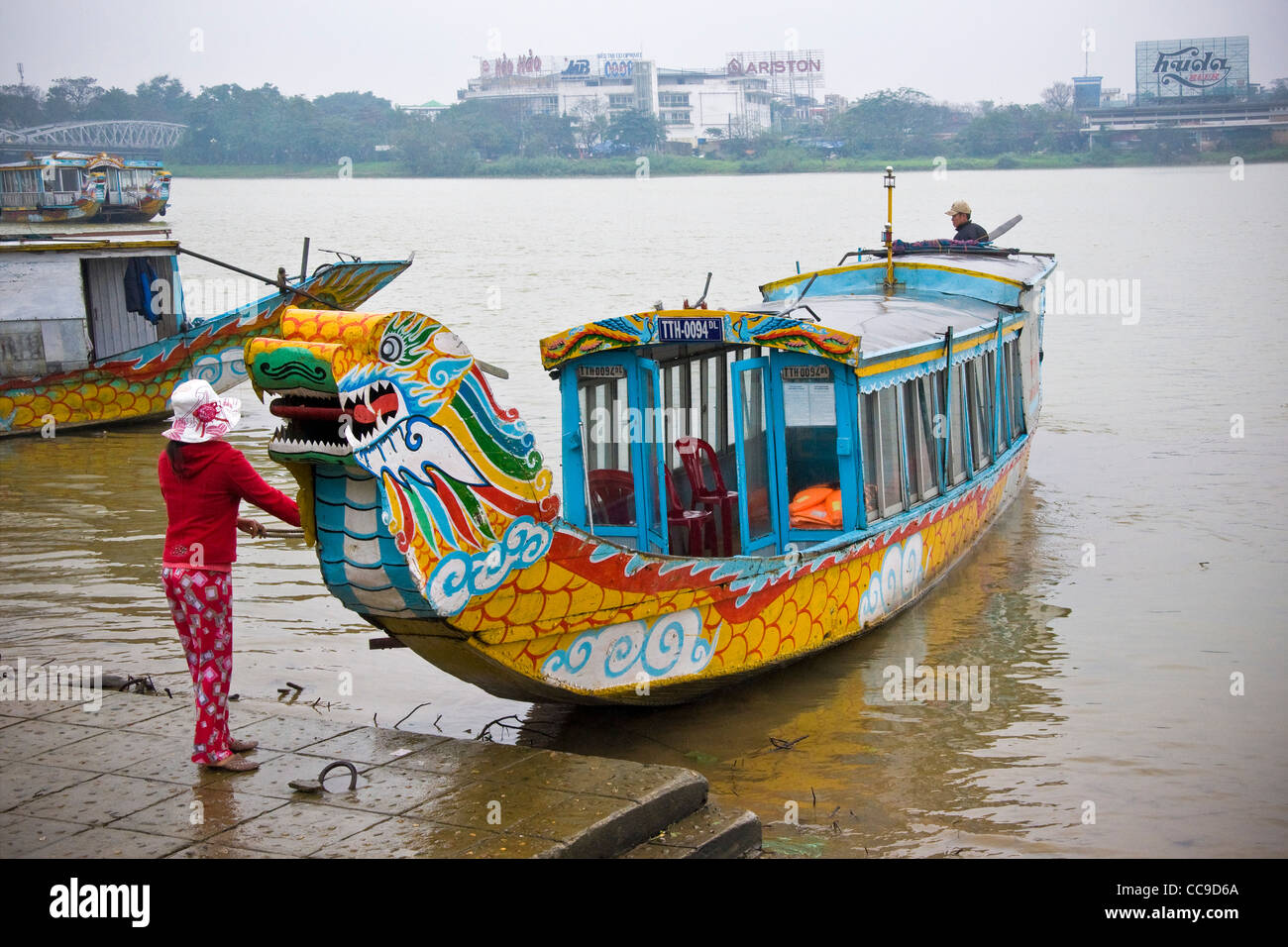 Dragon boat, Perfumes river, Hué, Vietnam Stock Photo - Alamy