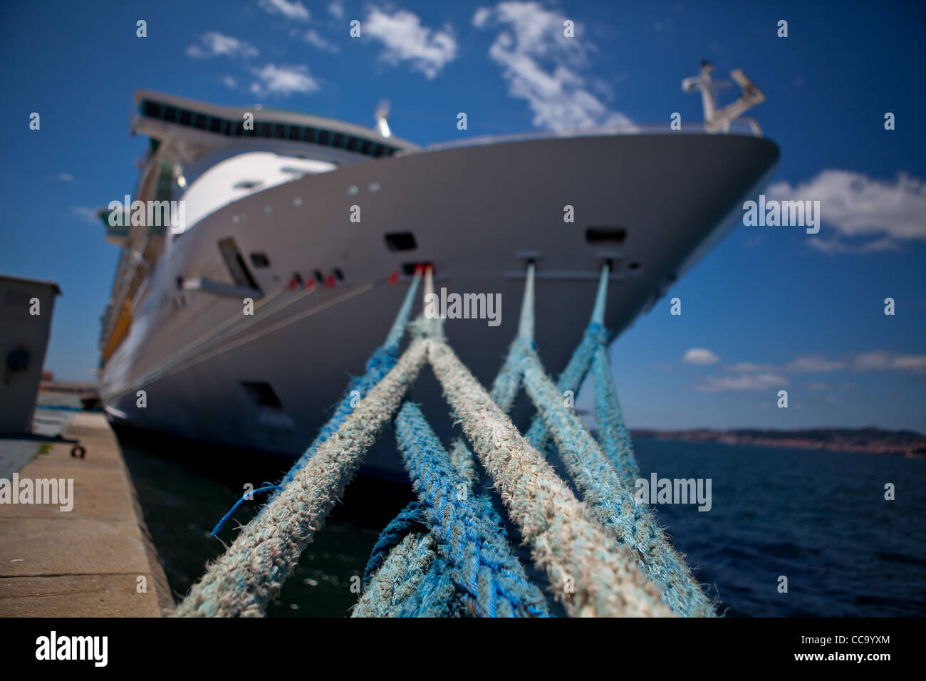 Cruise Ship Rope High Resolution Stock Photography And Images Alamy