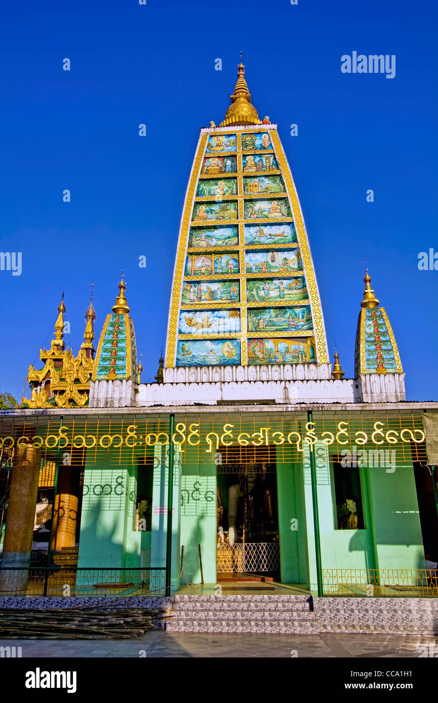 Mahabodhi Style Temple at the Shwedagon Paya (Pagoda) | Yangon (Rangoon) | Myanmar (Burma) Stock Photo