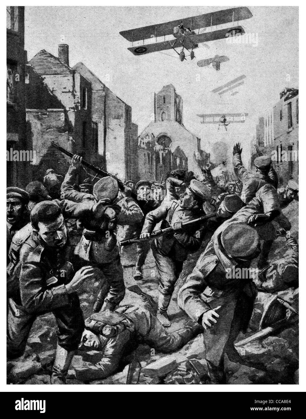 1917 3 British airmen attacking German troops Lens Royal air force corps aircraft plane machine gun bombing bomb terror street Stock Photo