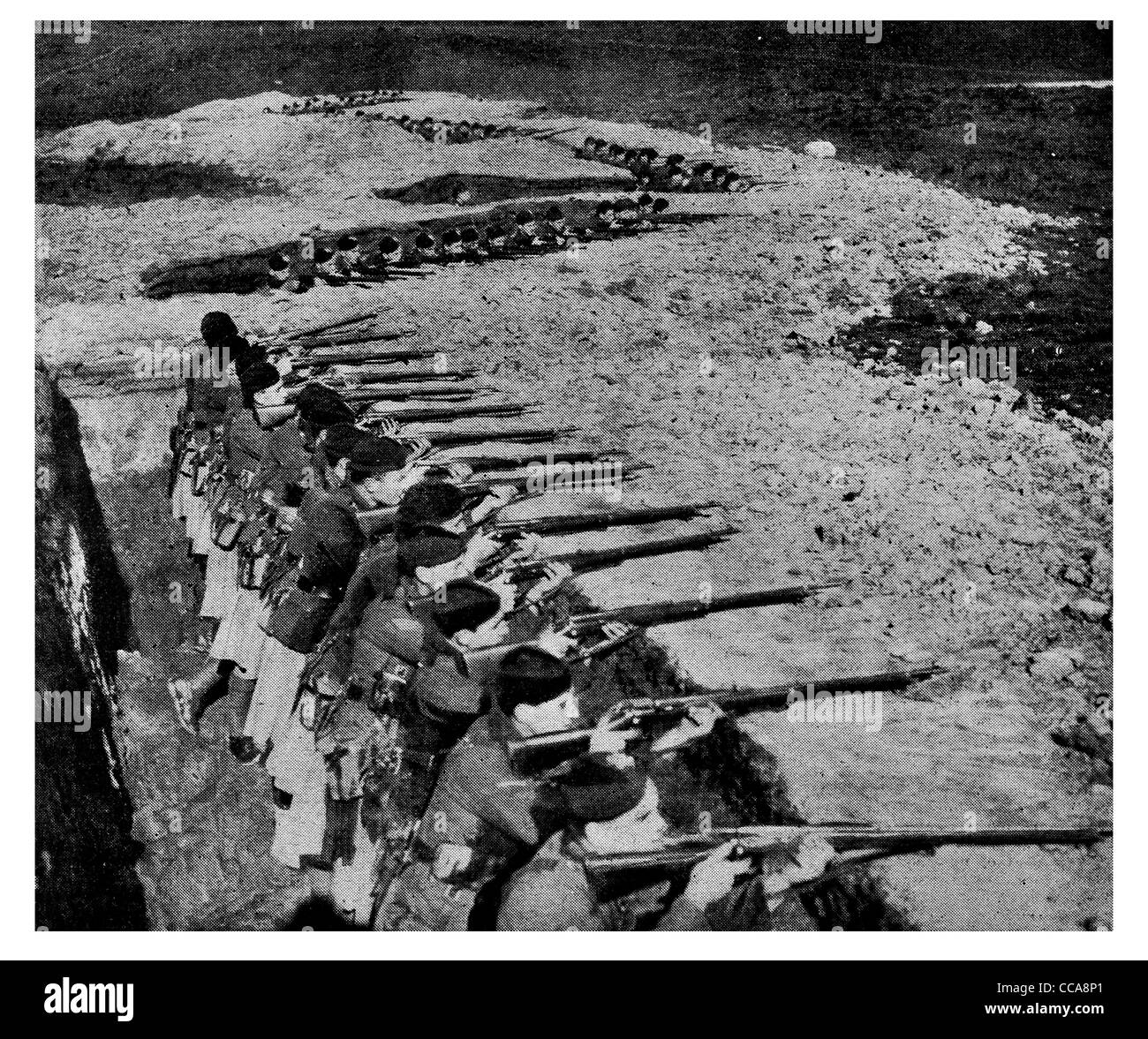 1915 trench rifle Scots Scottish front line trenches kilt weapon gun guns aim target no mans land Stock Photo