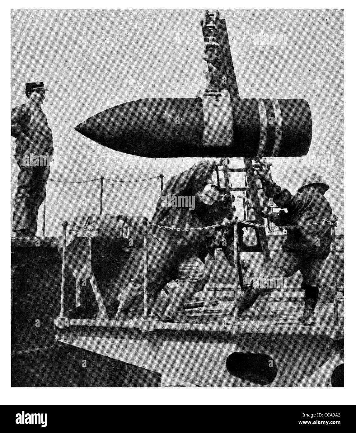 Artillery shell round hi-res stock photography and images - Alamy