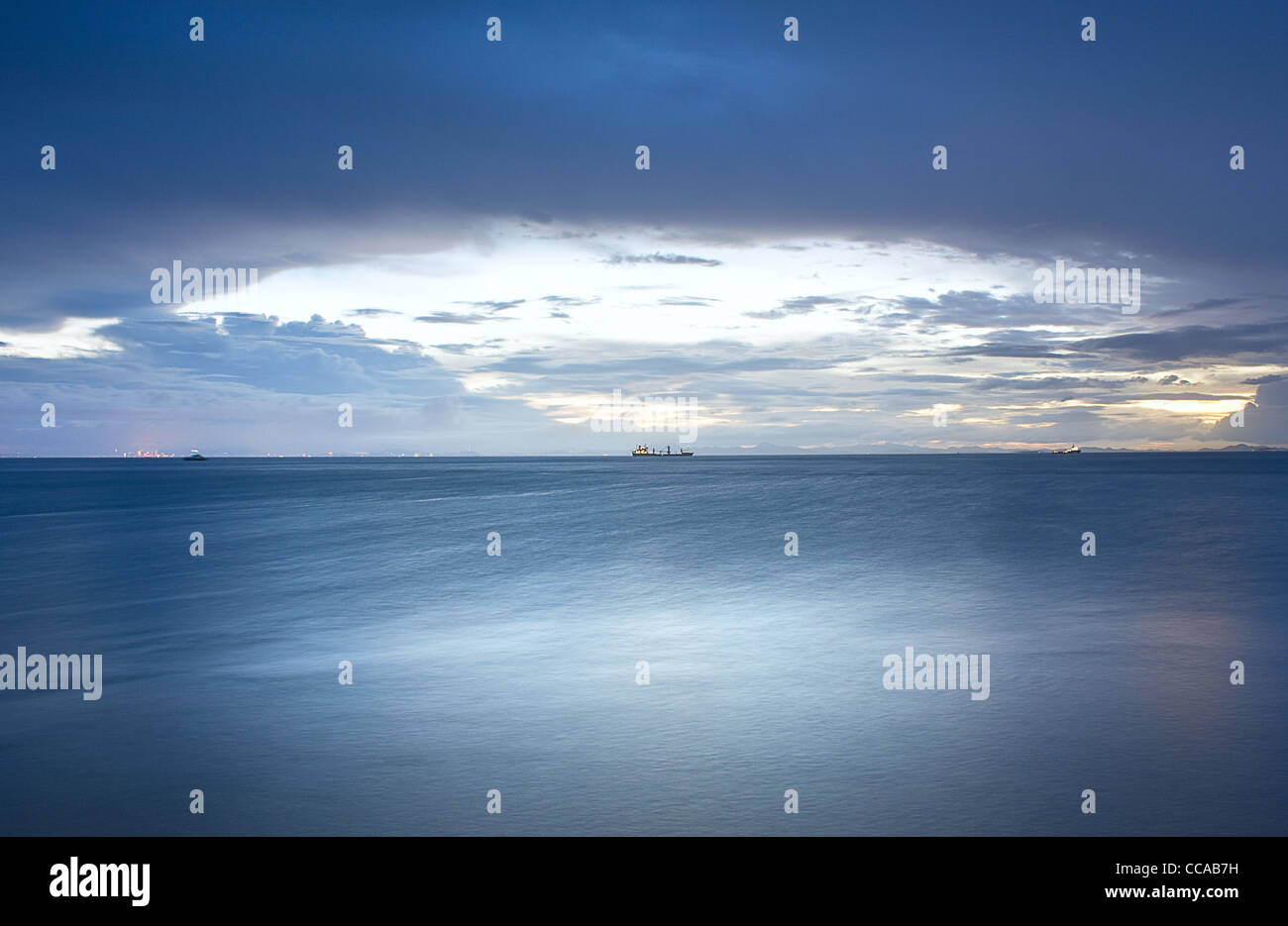 Beautiful sea sunset Stock Photo - Alamy