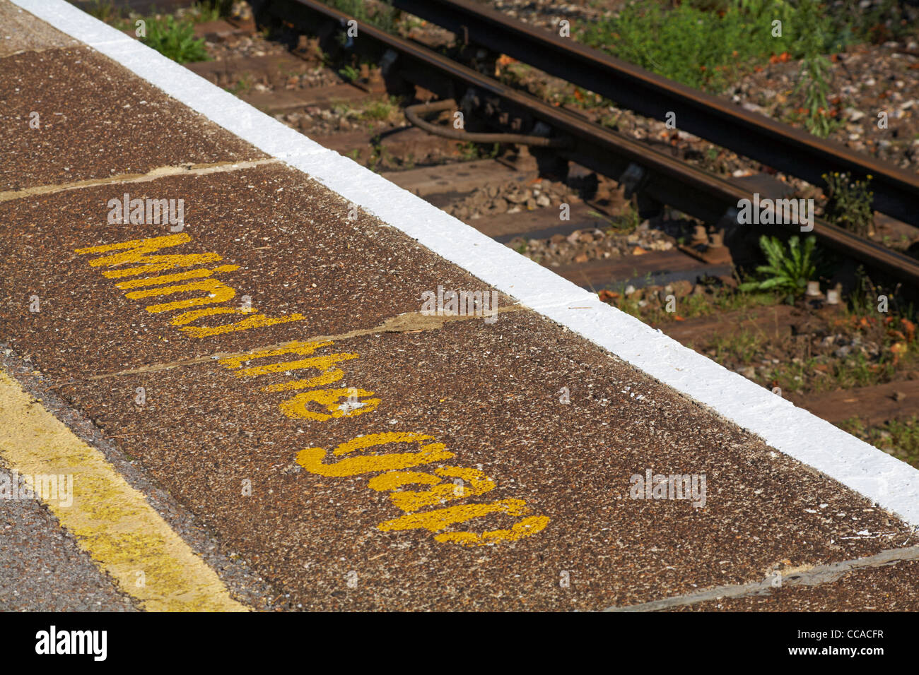 Train platform uk mind the gap hi-res stock photography and images - Alamy