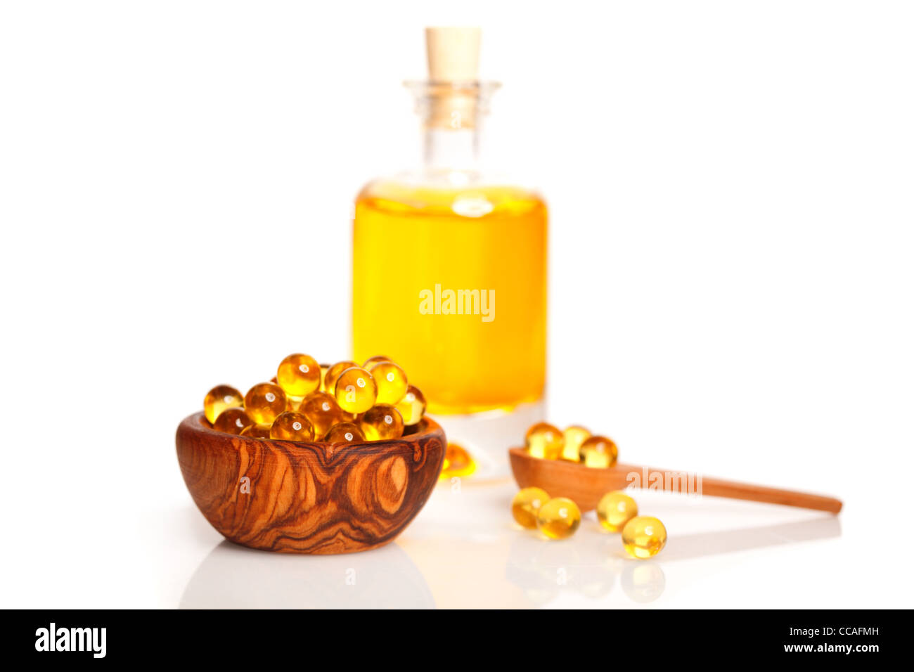 Рыбий жир текстура. Пятно от рыбьего жира. Рыбный жир в жидком виде. Ложка с жидким рыбьим жиром. Omega 3 омега 3.