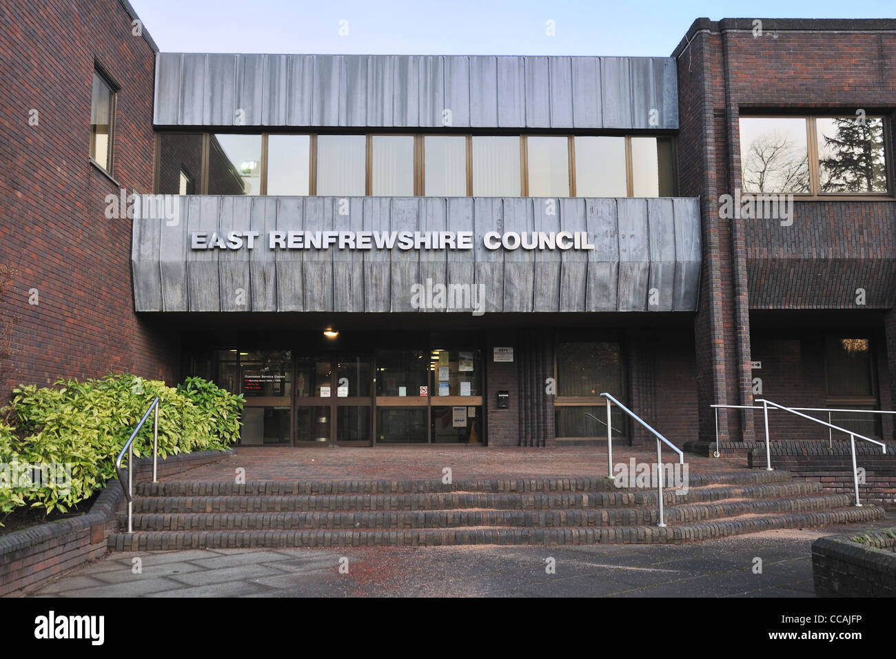 East Renfrewshire Council building in Eastwood Park Stock Photo Alamy