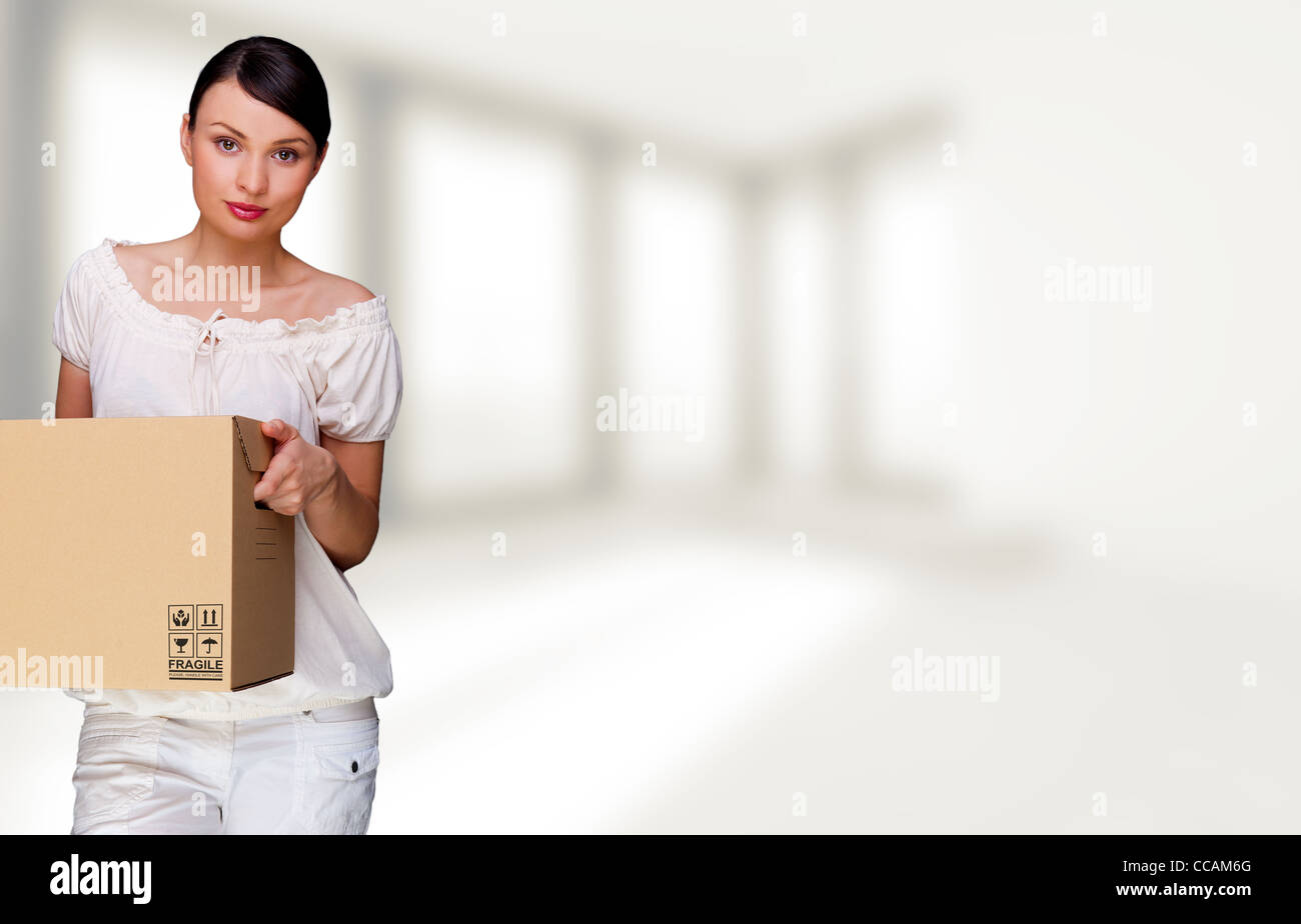 Package signed. Девушка держит коробку. Женские руки держат коробку. Держит коробку Сток. Девушка с картонным плакатом.