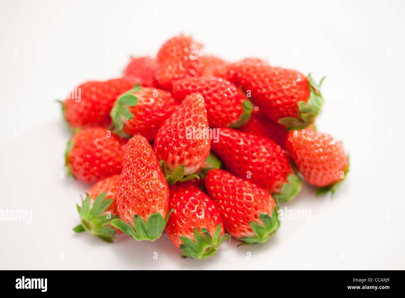 Pile of strawberries hi-res stock photography and images - Alamy