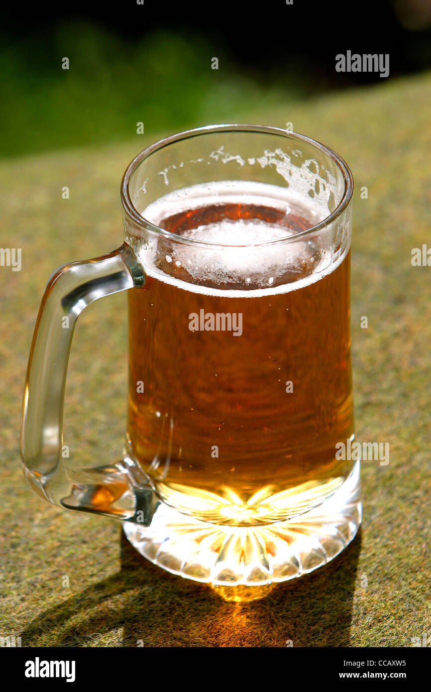 Refreshing beer britain hires stock photography and images Alamy