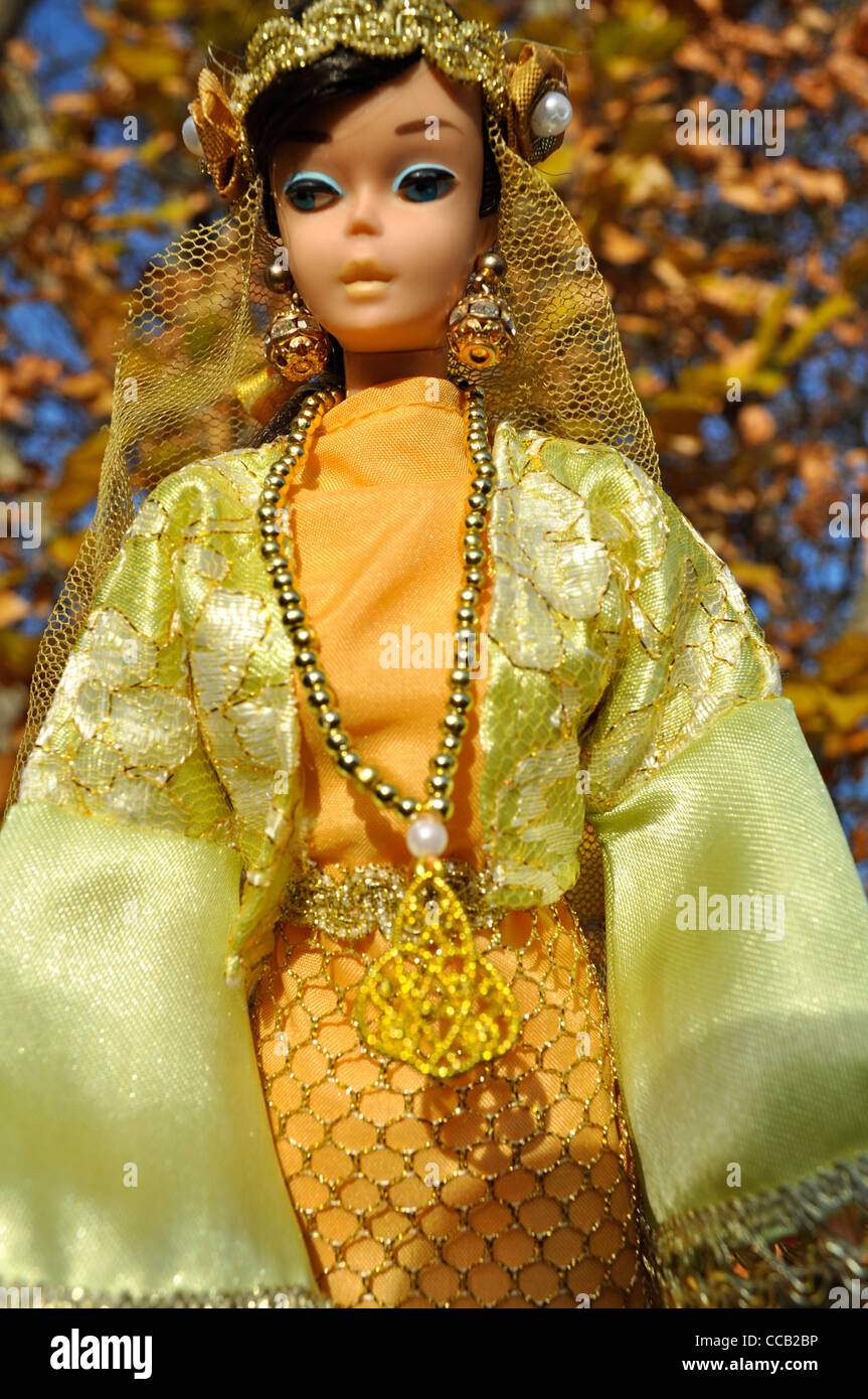 Vintage 1963 brunette swirl ponytail Barbie doll in 2002 Discover the World with Barbie in Syria costume. Syrian folk costume. Stock Photo