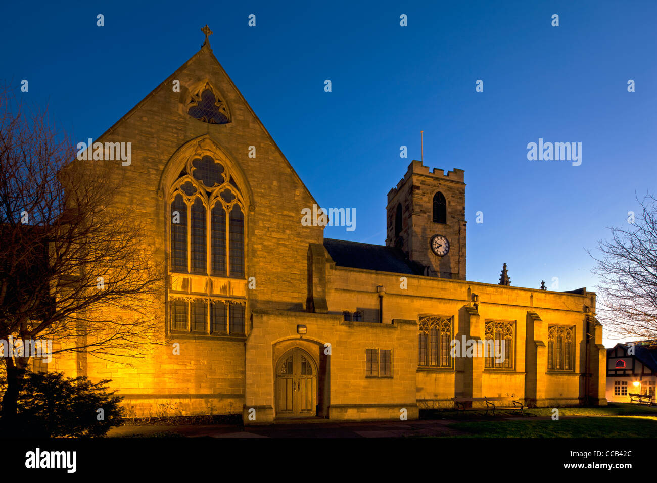 Sunderland minster illuminated dusk sunderland hi-res stock photography ...