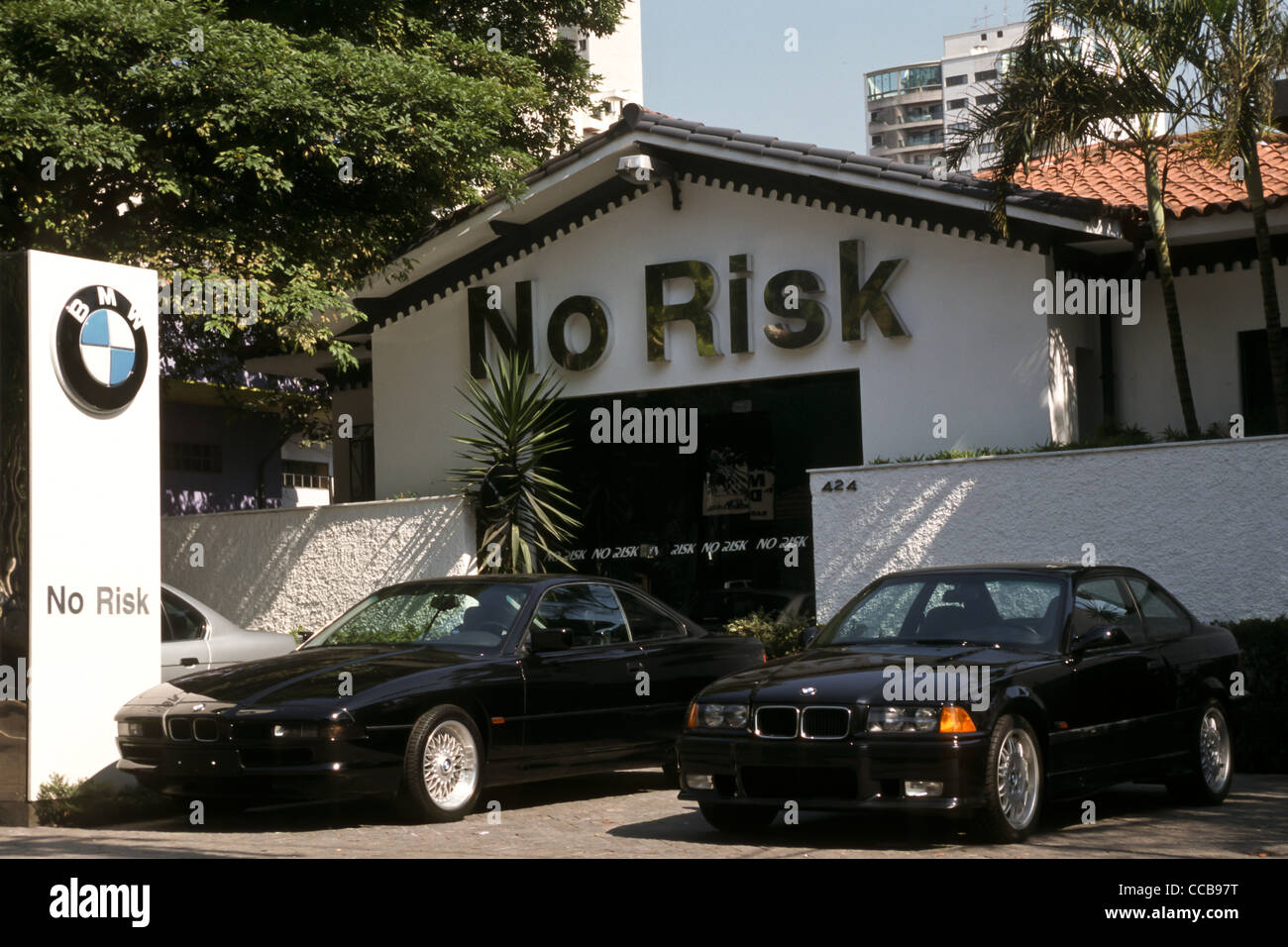 Sao Paulo, Brazil. 'No Risk' armoured motor car and security service with two armoured BMW cars; Jardins district. Stock Photo