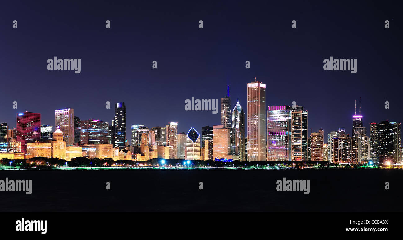 Chicago city downtown urban skyline panorama at dusk with skyscrapers ...