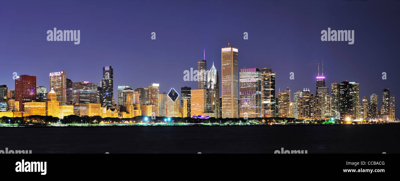 Chicago city downtown urban skyline panorama at dusk with skyscrapers ...