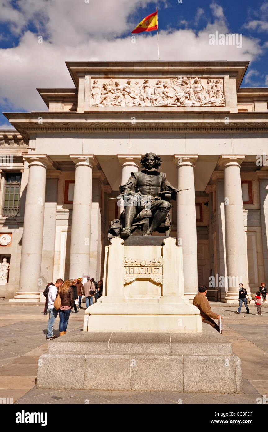 EUROPE, SPAIN, Madrid, Prado Museum, with statue of Velazquez Stock Photo