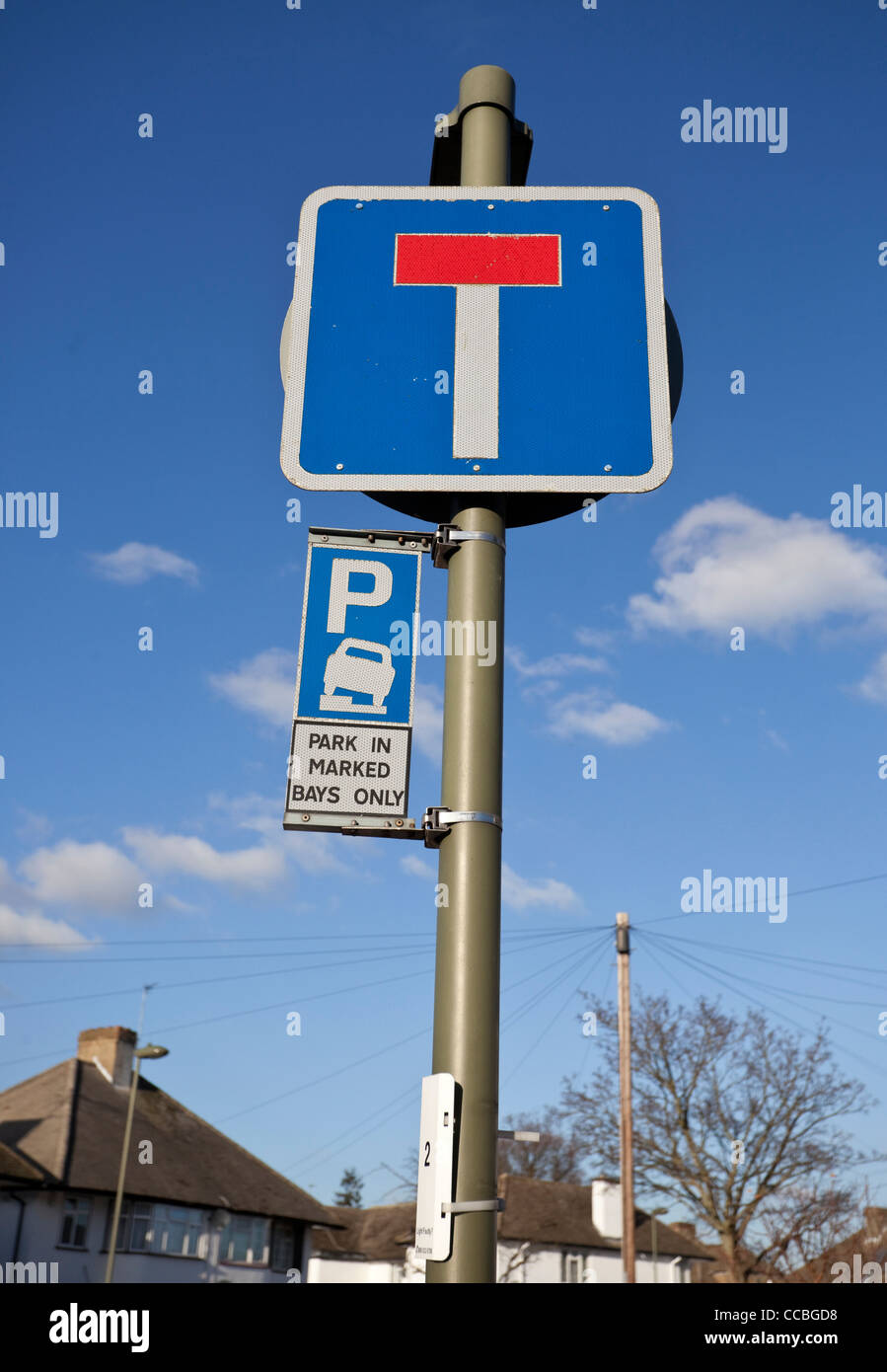 No through road for vehicles upright traffic sign, England, UK Stock Photo