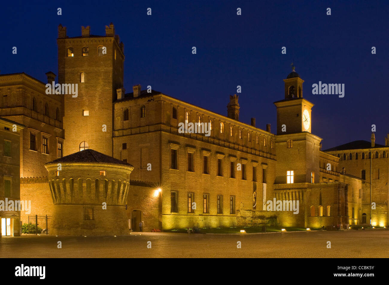 piazza dei martiri, castello dei pio, carpi, italy Stock Photo Alamy