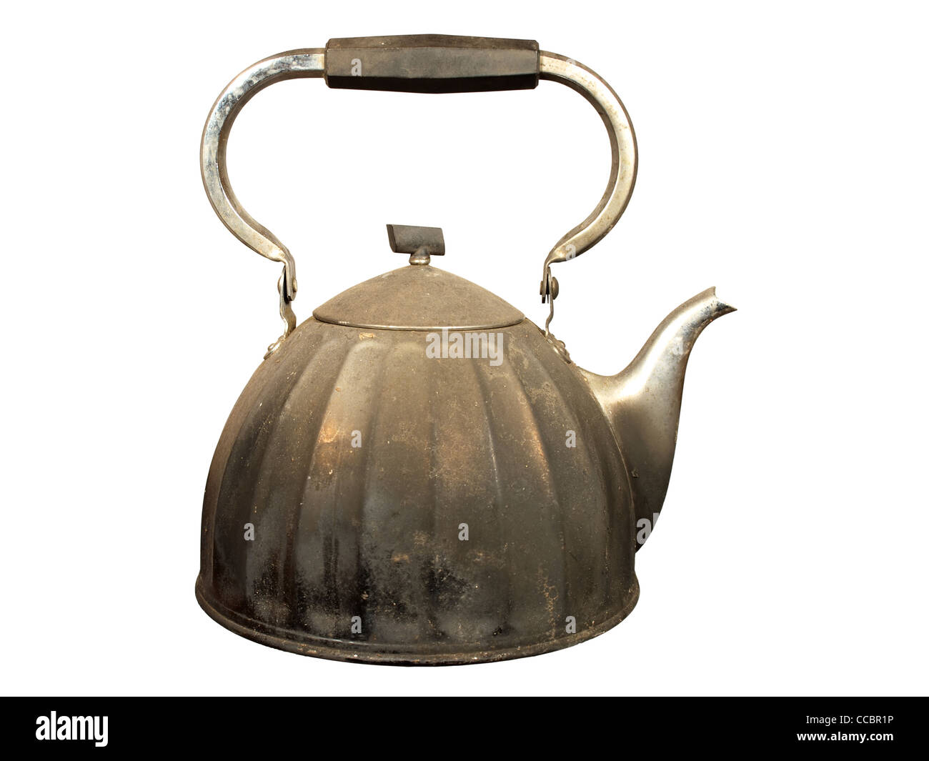 грязный чайник. медный чайник david barbosa. закопченный чайник. закопченный чайник. чайник старый металлический.