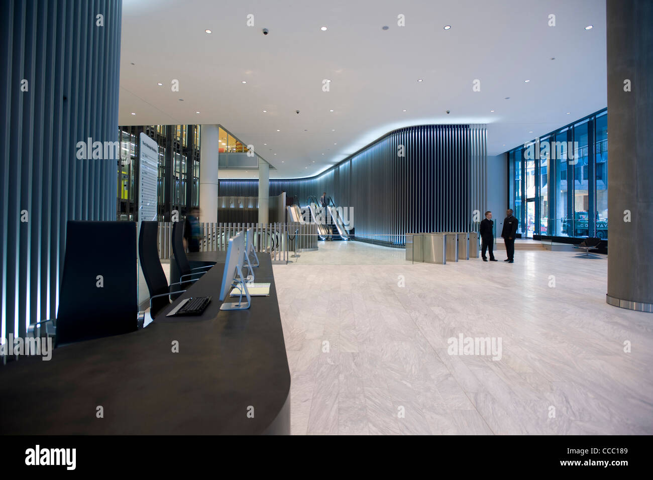 grimshaw's st.botolph's office project in the city of london, view of ground floor building reception Stock Photo