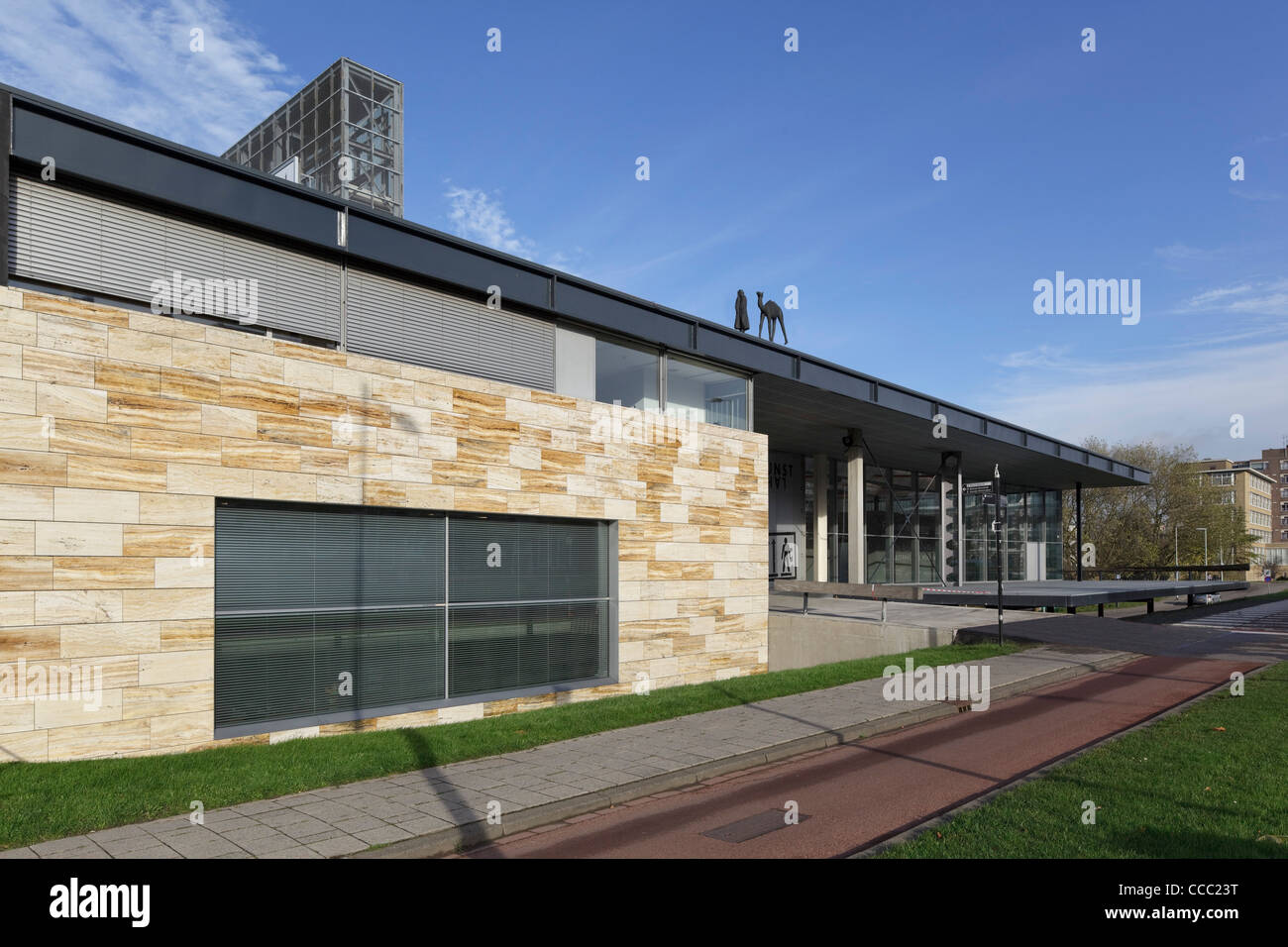 kunsthal, oma / rem koolhaas, rotterdam the netherlands, 1992, south