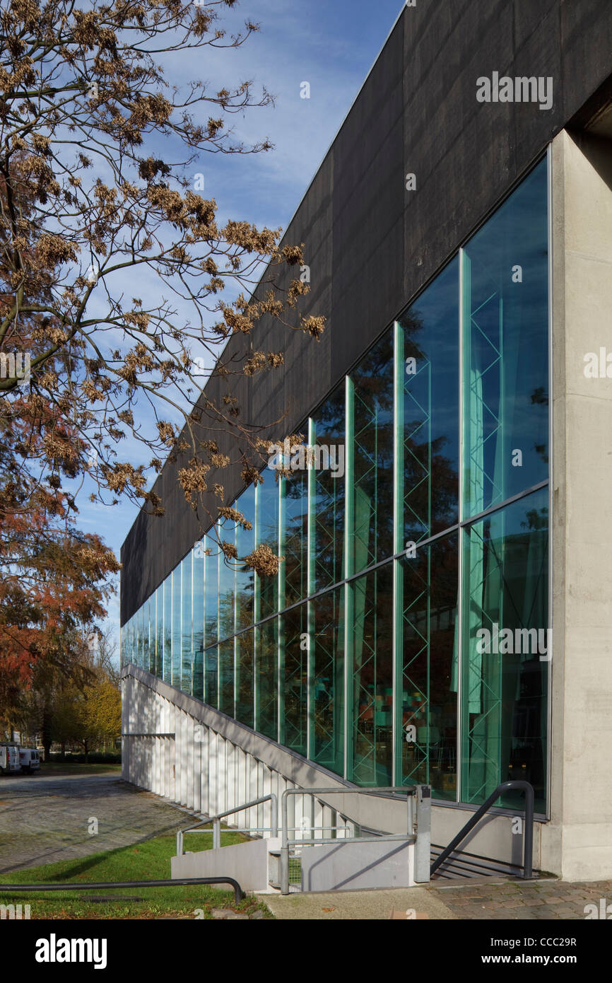 Kunsthal rotterdam netherlands rem koolhaas hires stock photography