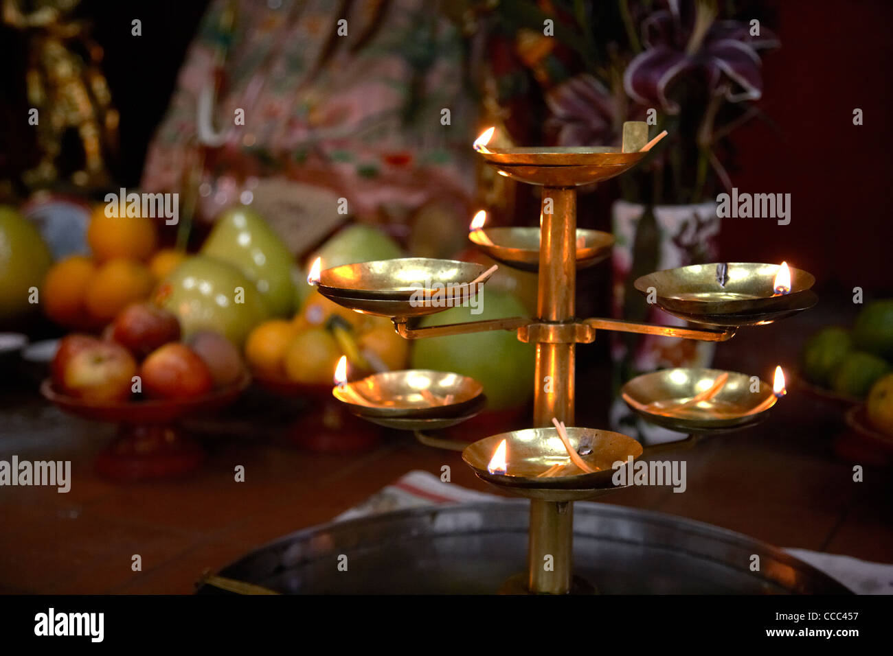 Temple oil lamp hires stock photography and images Alamy