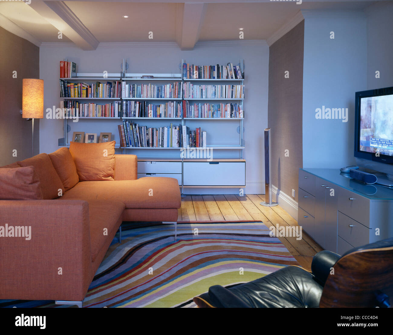PRIVATE HOUSE TV/ SEATING ROOM Stock Photo Alamy