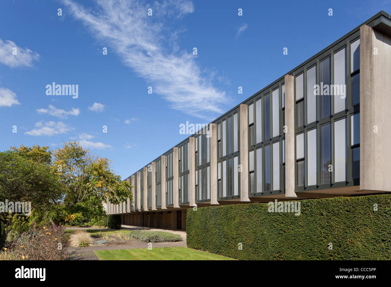 st catherine's college  arne jacobsen  oxford  1963  west facade of east building Stock Photo