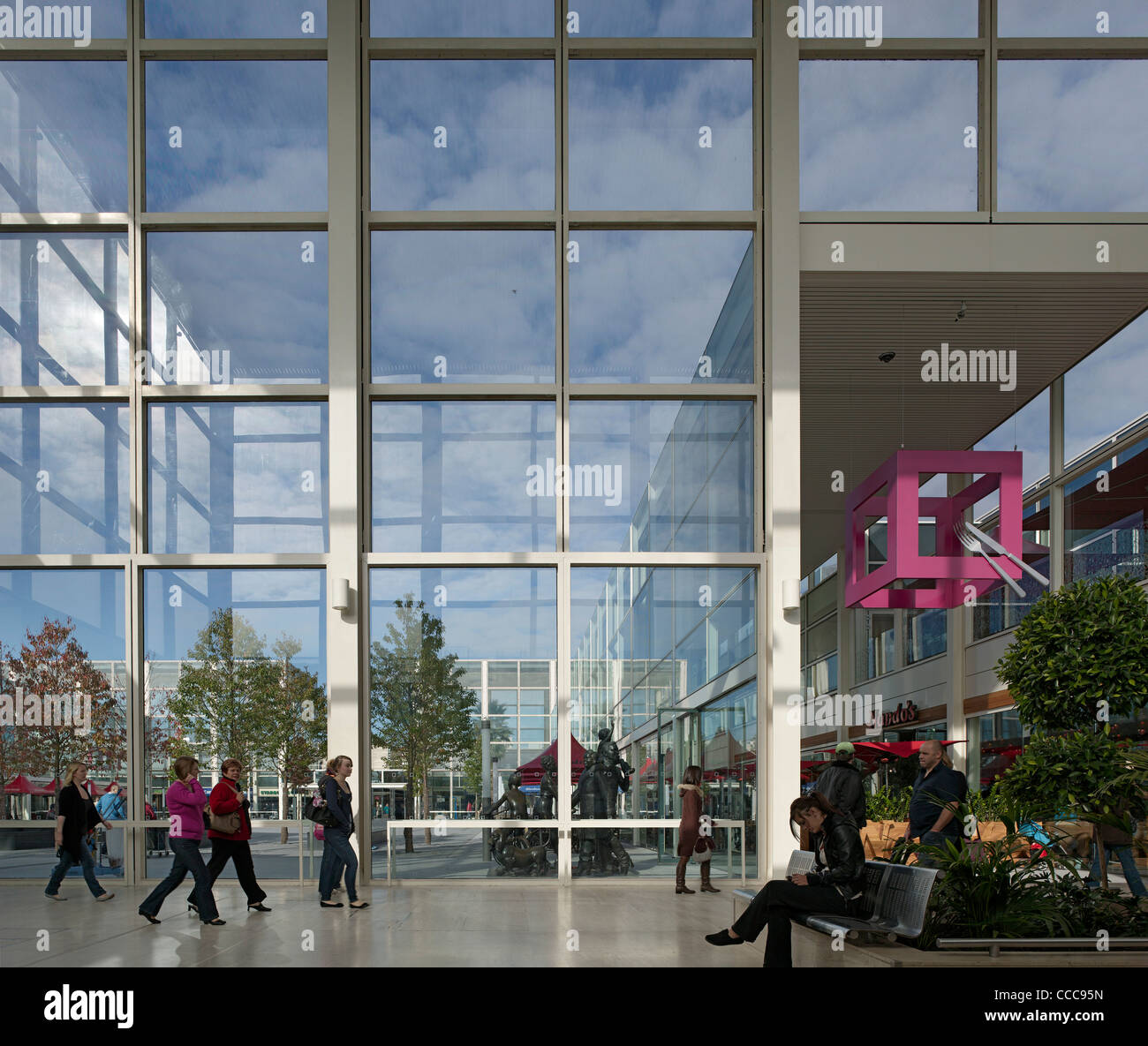 MILTON KEYNES SHOPPING CENTRE QUEEN'S COURT ALLIES AND MORRISON MILTON