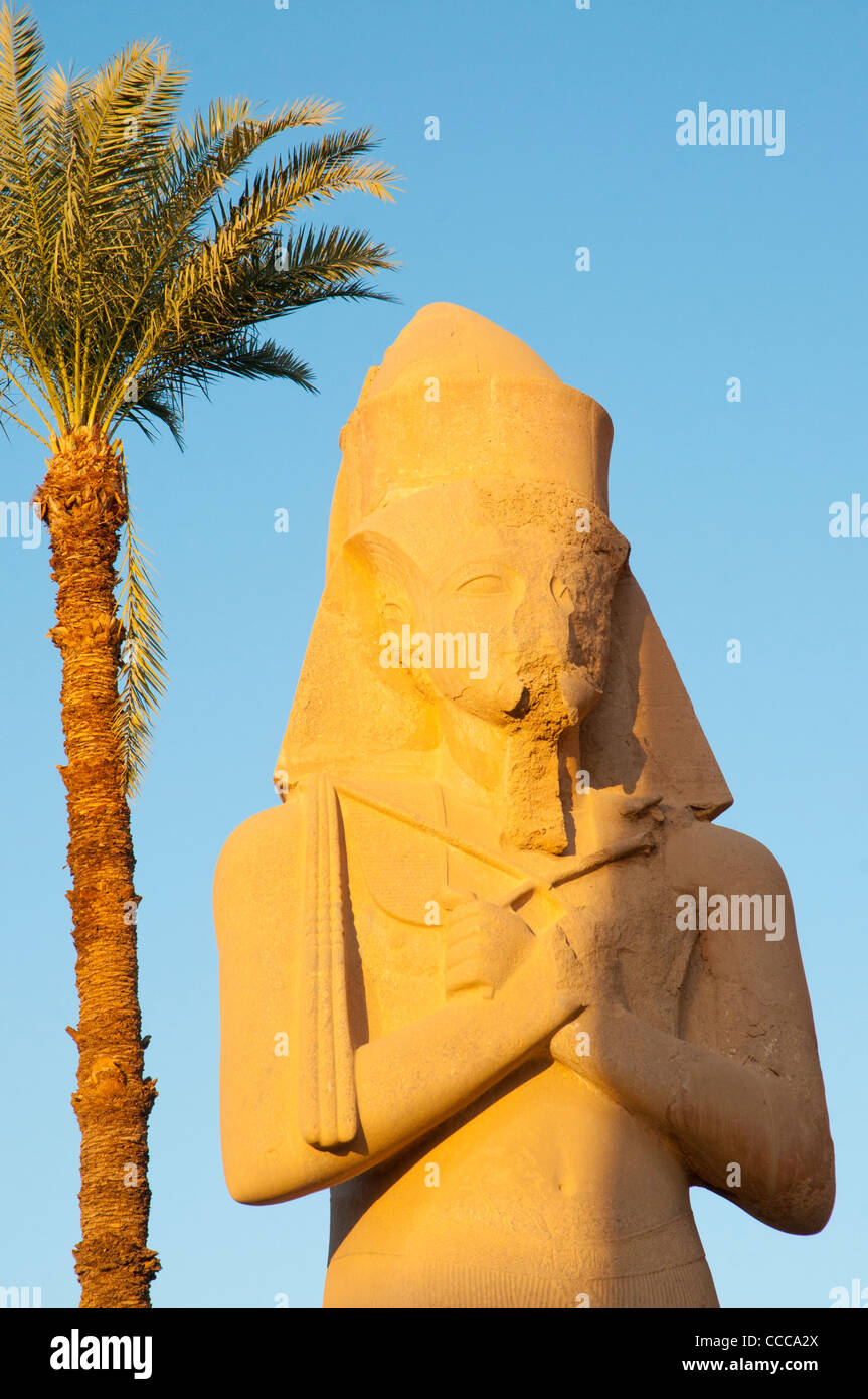 Egypt luxor temple of karnak statue of ramses ii hi-res stock ...