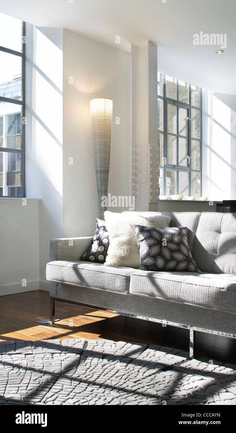 PRIVATE HOUSE, AMBIENCE CONTRACTS, LONDON, 2010, INTERIOR DETAIL OF SOFA AND CUSHIONS Stock Photo