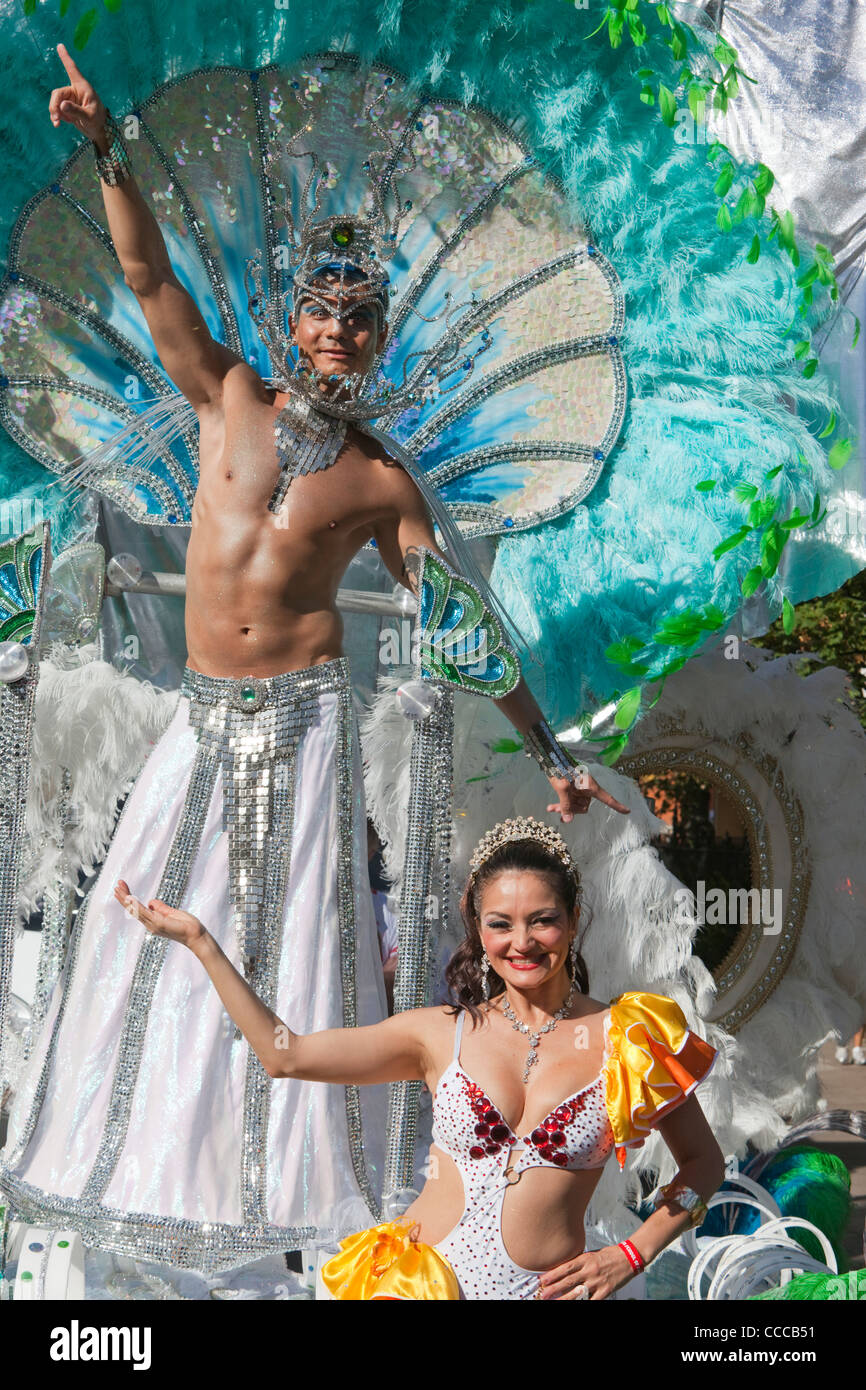 Brazilian samba dancers from the Paraiso School of Samba, Notting Hill Carnival Stock Photo