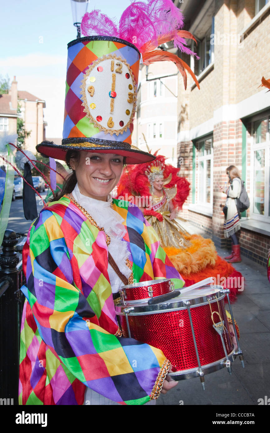 Carnival samba dancers costumes hi-res stock photography and images - Alamy