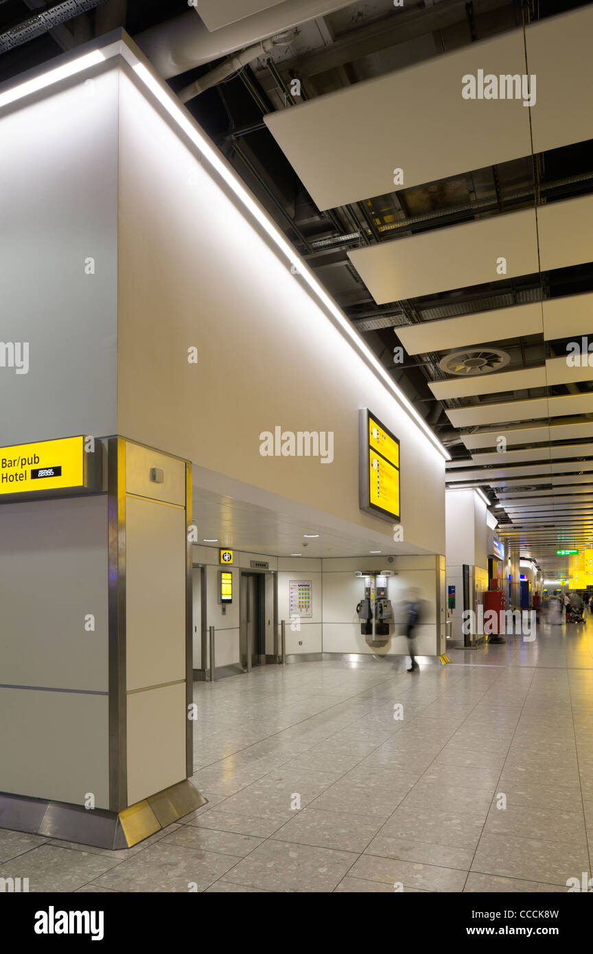 Heathrow Terminal 4 Departures Has Been Transformed Through A Combination Of Architectural And Lighting Design To Produce A Stock Photo