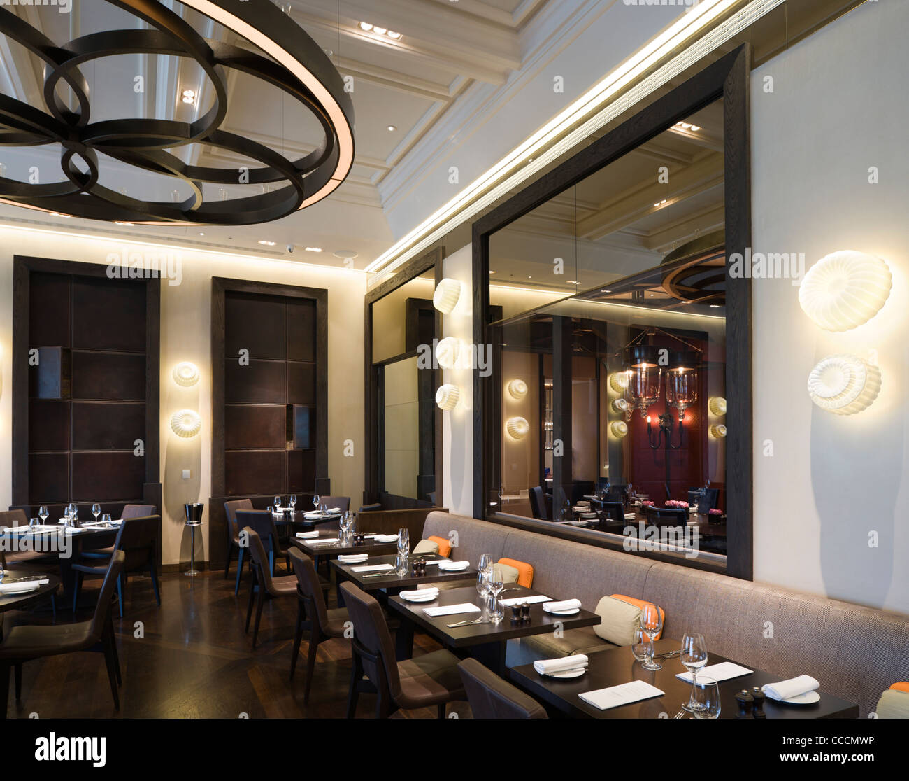 DINNER HESTON BLUMENTHAL RESTAURANT MANDARIN ORIENTAL HOTEL, LONDON