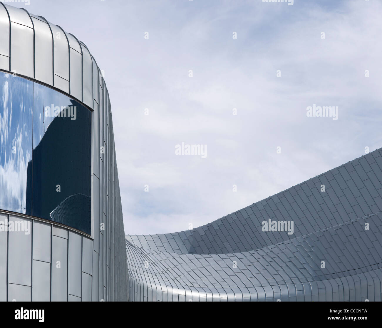 Museo Riverside Glasgow Riverside Museum, Zaha Hadid Architects, 2011, Exterior facade ...