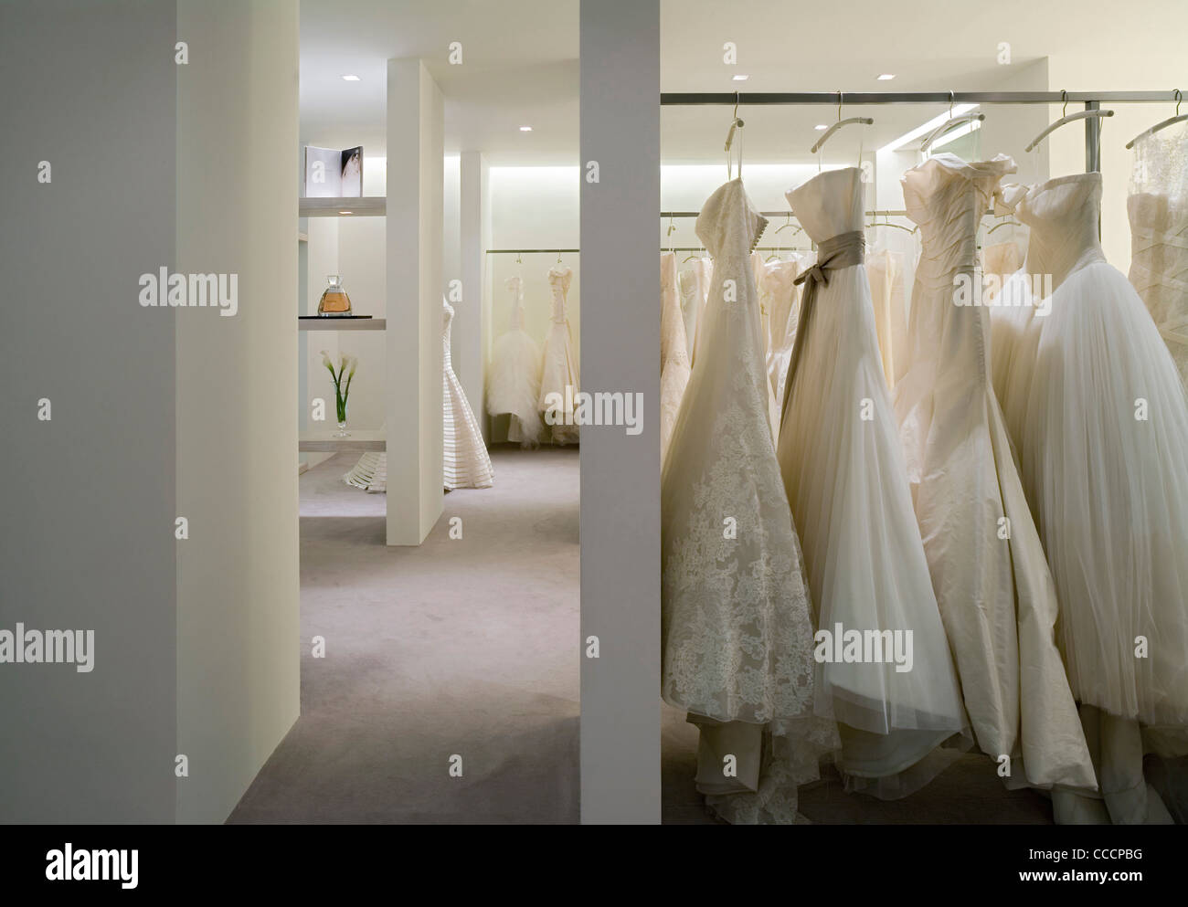 Vera Wang Wedding Shop Shop Interior Stock Photo 42077604 Alamy