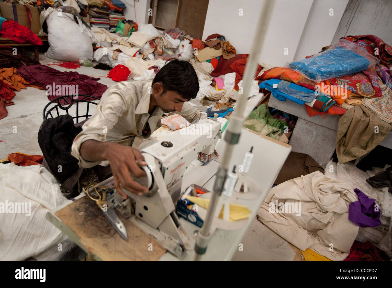 Textiles and fabrics factory workshop, near Jodhpur, in Rajasthan, India Stock Photo