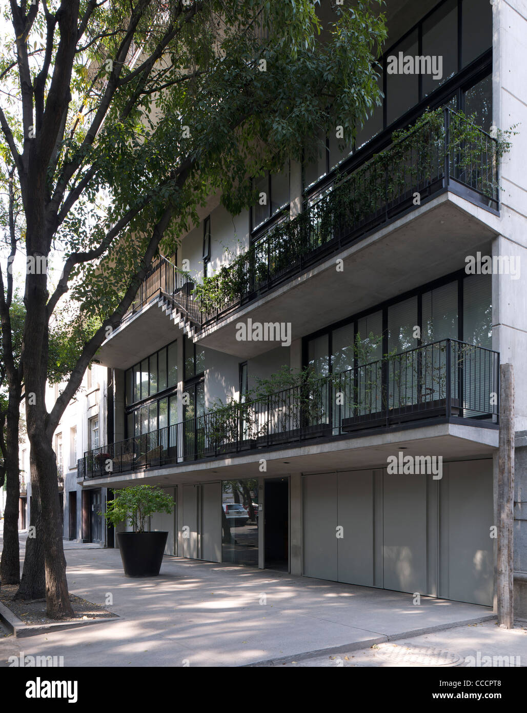 JAVIER SANCHEZ ARQUITECTURA APARTMENT HOUSE IN COLONIA CONDESA MEXICO
