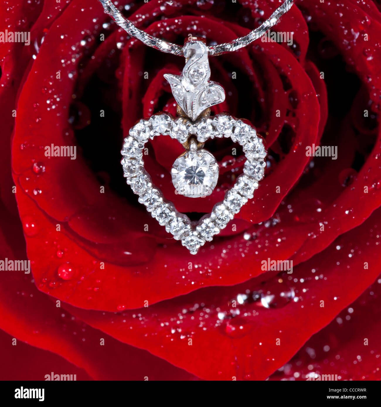 Download Free Mobile Phone Wallpaper Diamonds Heart - 574 - MobileSMSPK.net
