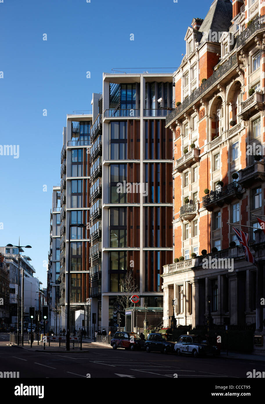 Developed By Candy & Candy, One Hyde Park Is A Major Residential And Retail Complex Located In London, United Kingdom. The £250 Stock Photo